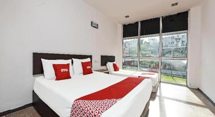 Oyo 90643 Gks Hotel Seremban Exterior foto