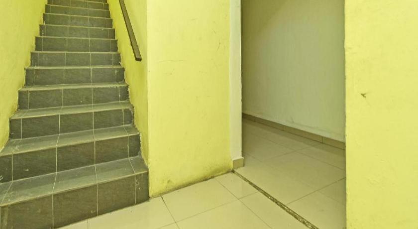 Oyo 90643 Gks Hotel Seremban Exterior foto
